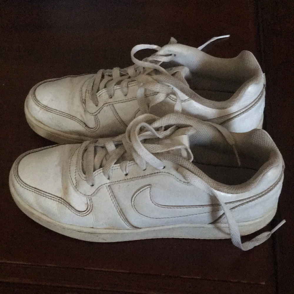 Nike - Picture 2 of 5